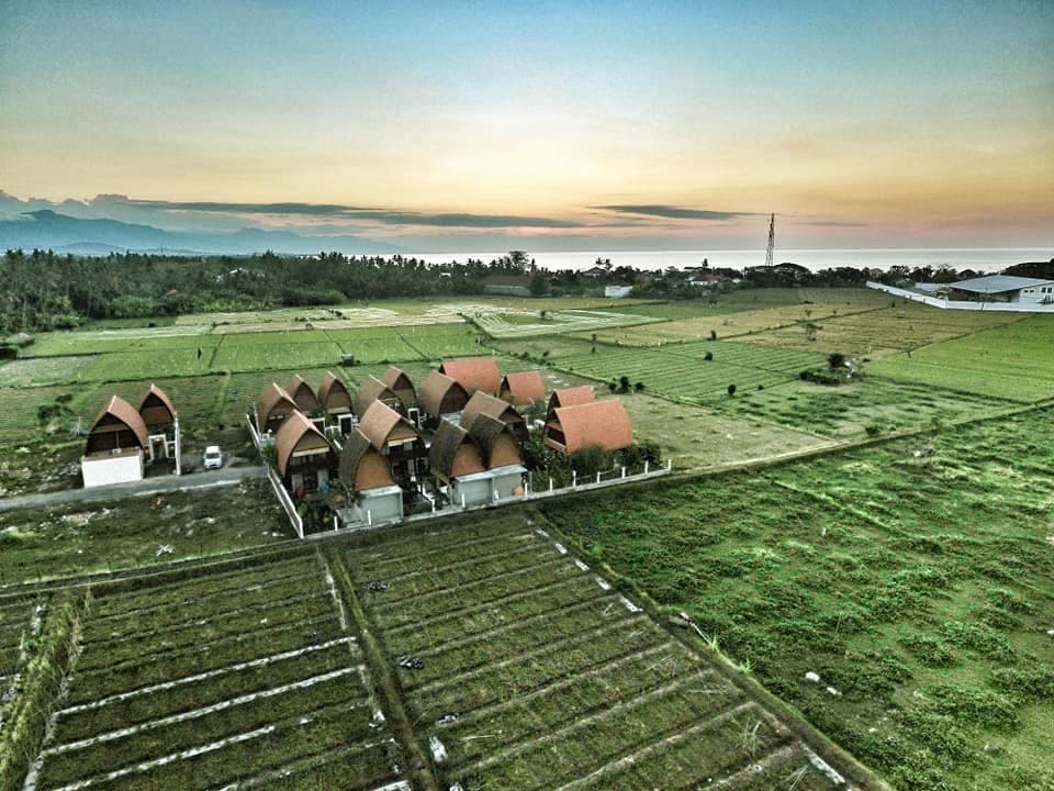 Main villa photograph 2