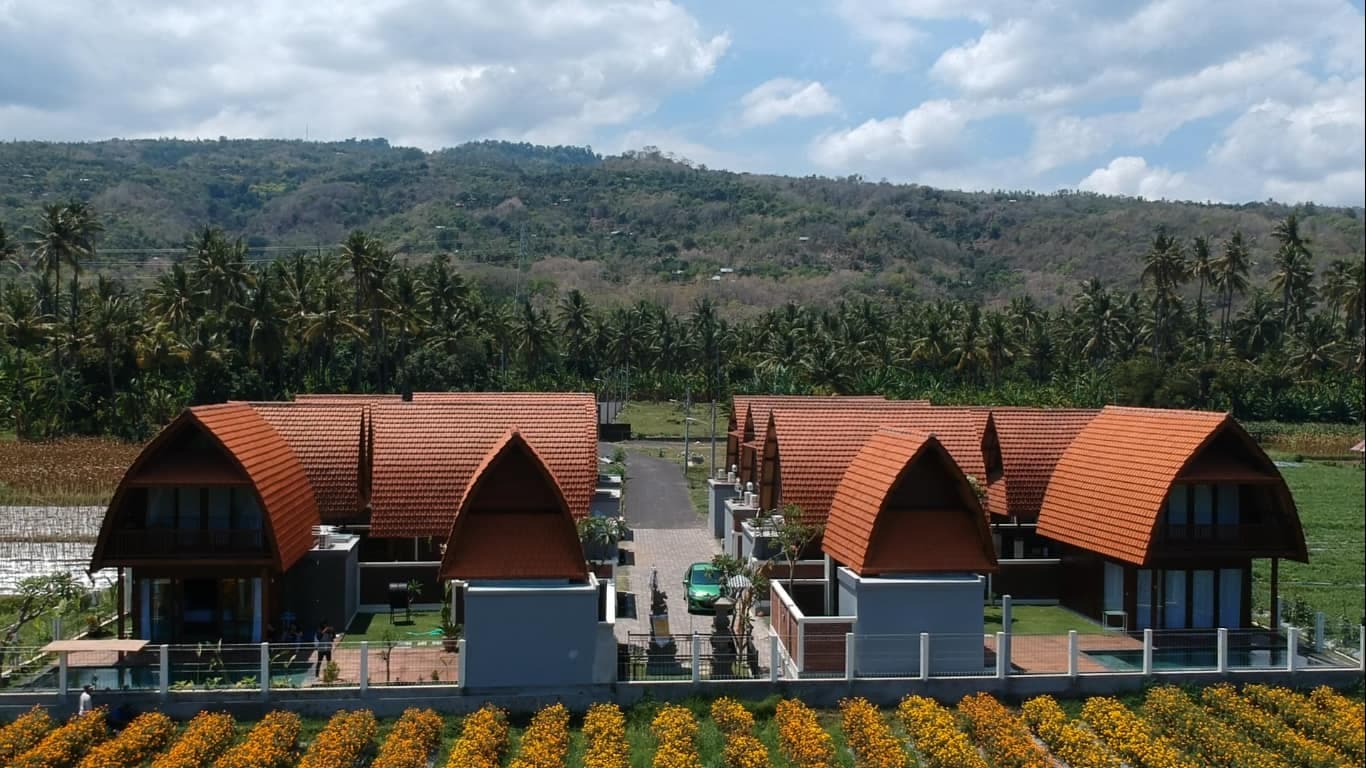 Main villa photograph 3