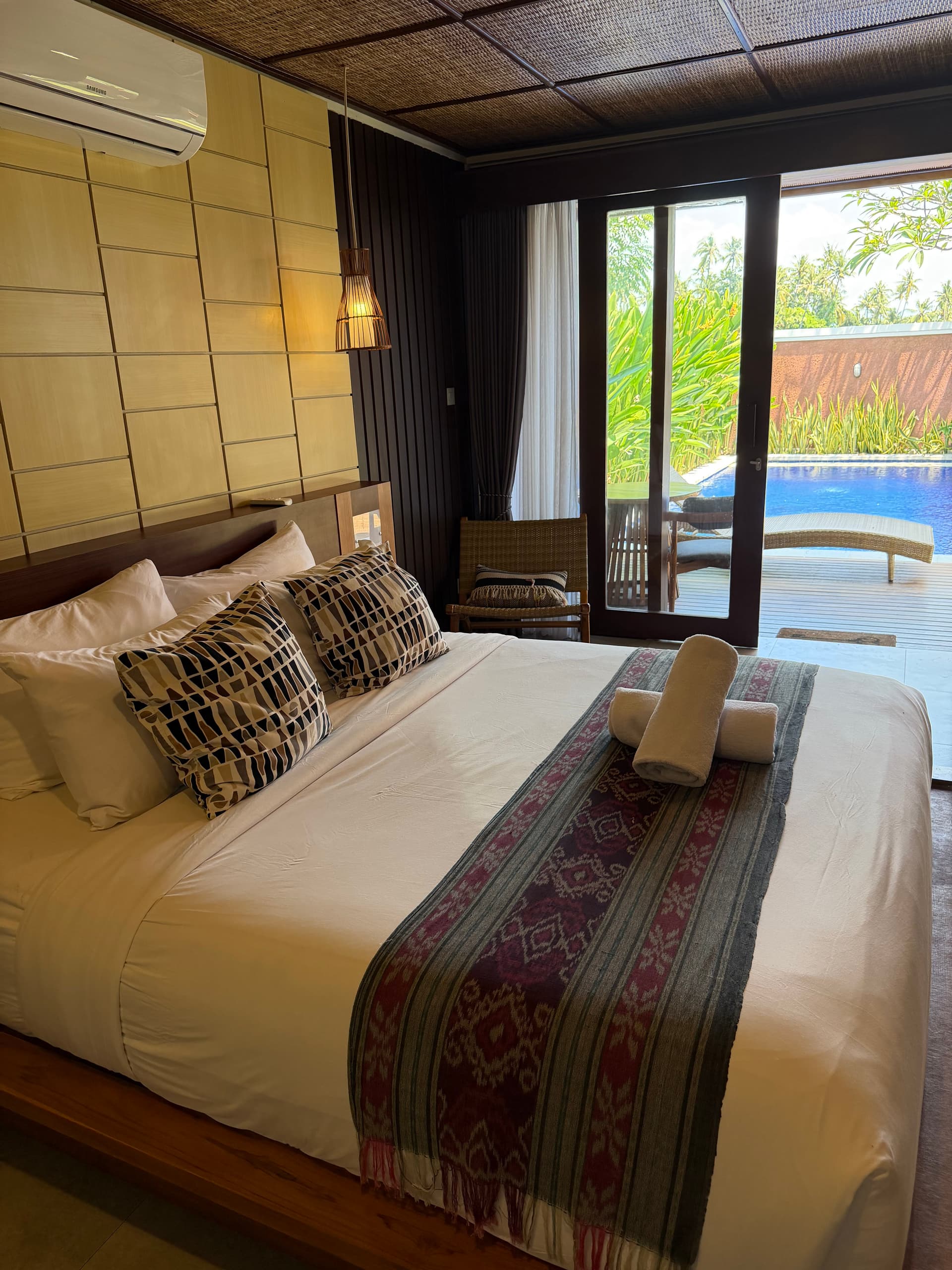Villa Kayu interior photograph 17