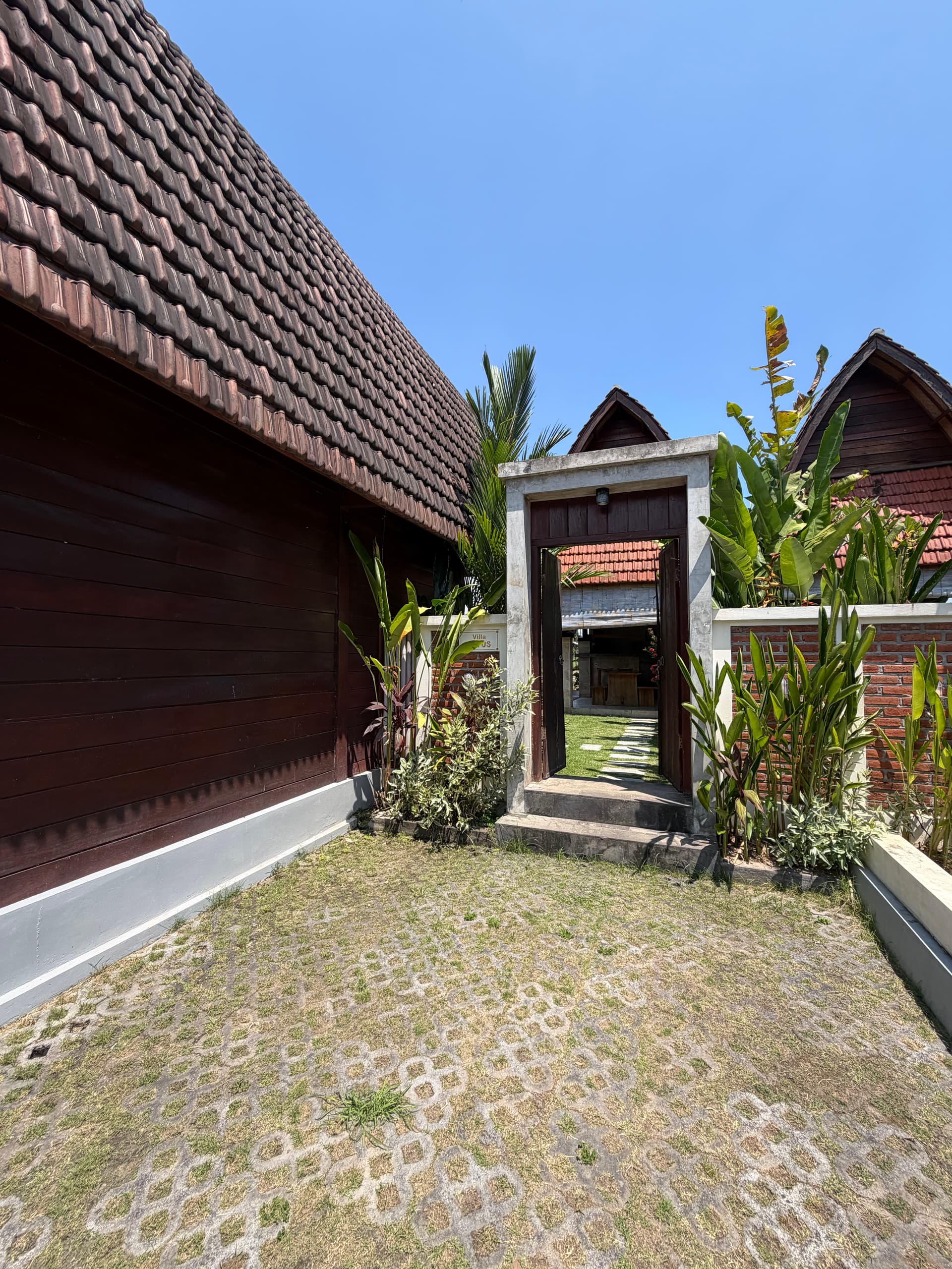 Villa Lotus interior photograph 2
