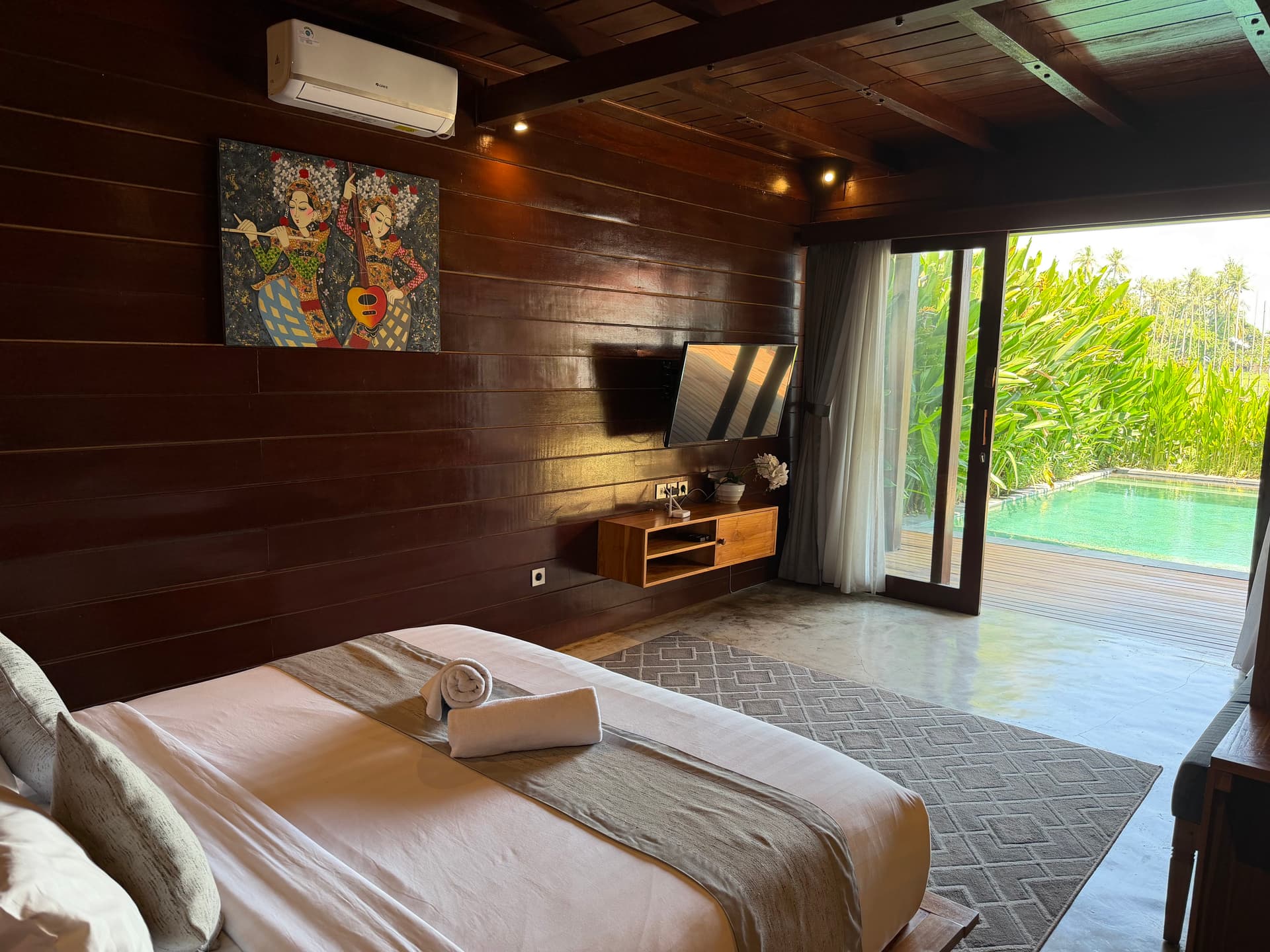 Villa Lotus interior photograph 13