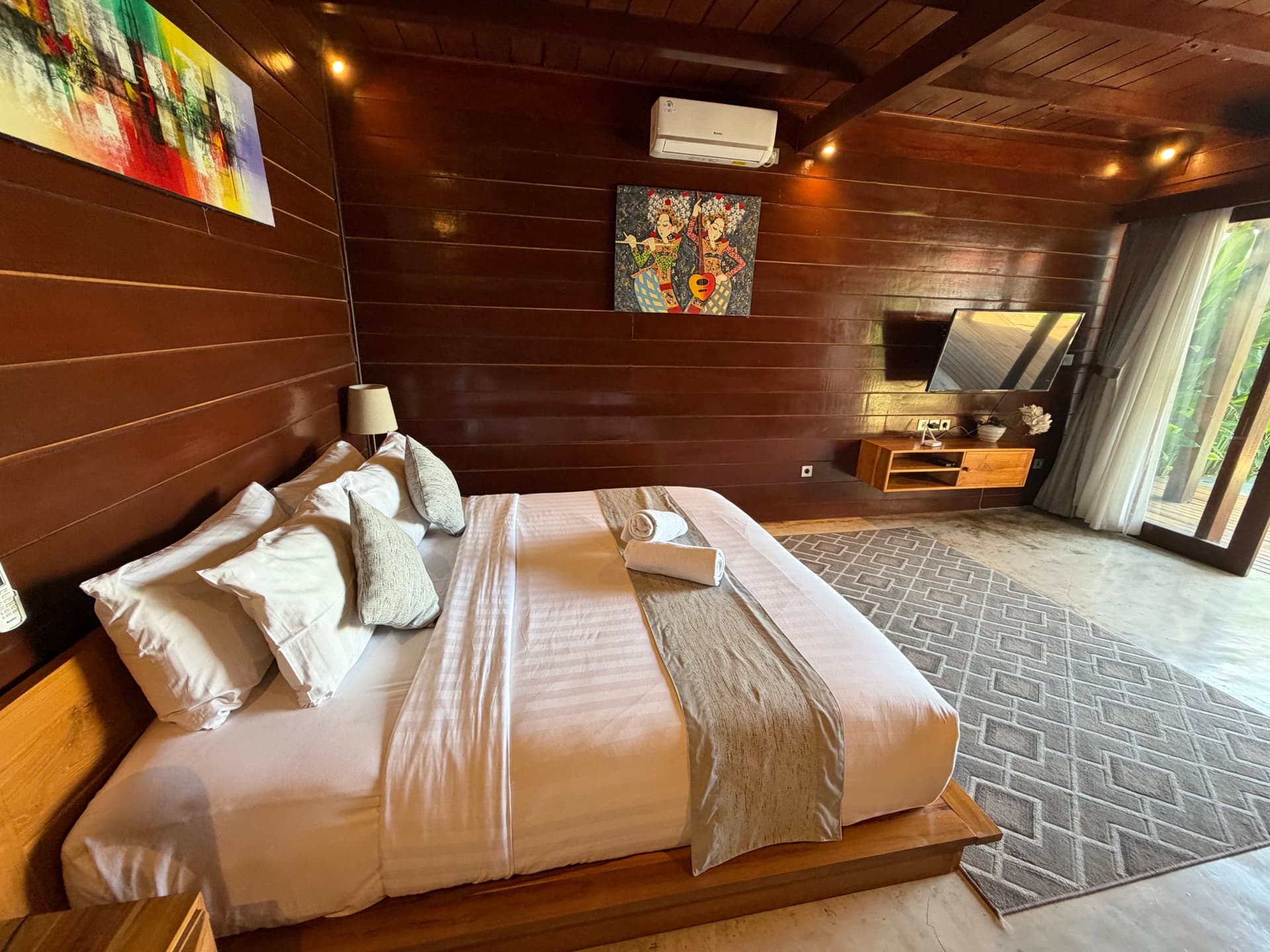Villa Lotus interior photograph 14
